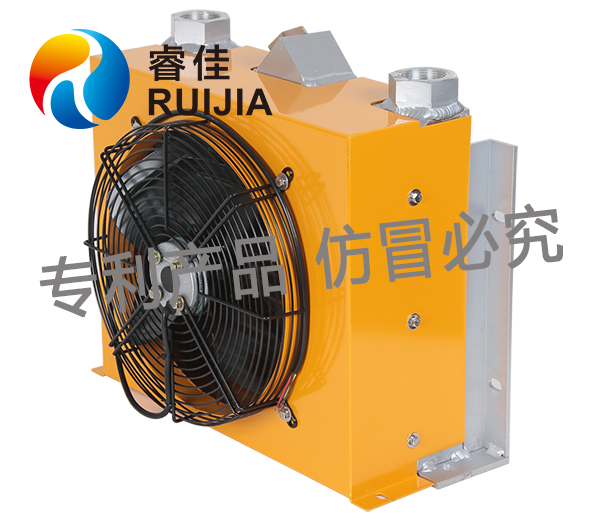 【工程機(jī)械】吊車<font color='red'>液壓油冷卻器</font>，還是睿佳冷卻器好！