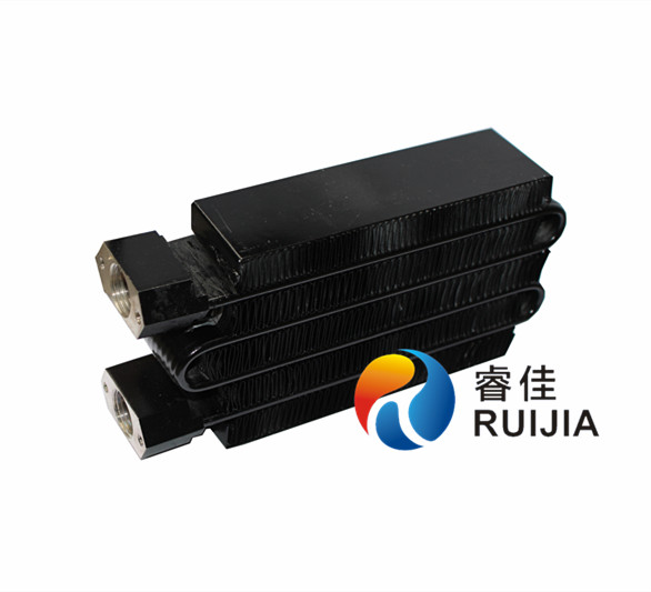 定做無(wú)油空壓機(jī)后部冷卻器