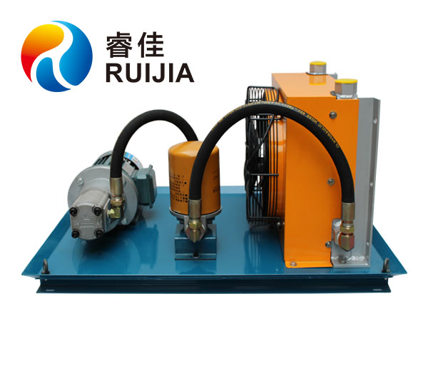 減速機<font color='red'>油冷卻器</font>采用什么冷卻方式