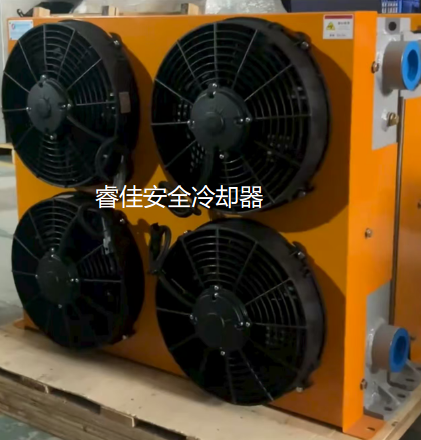 風冷卻器打包發(fā)貨.png