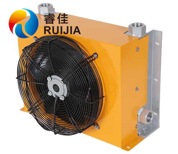 鋁合金風冷卻器與<font color='red'>水冷卻器</font>，誰與爭鋒！