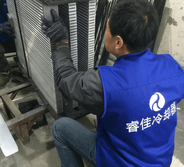 【客戶上門】空壓機(jī)冷卻器定做，睿佳幫到您